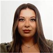 Estudiante de Derecho. Profesora de inglés con 3 años de experiencia, con titulación B2.