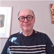 Piano classique, variétés, à des élèves ayant des bases musicales (savent lire la musique)
