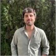Profesor de Humanidades y Ciencias Sociales (Historia, Filosofía, Economía y Valenciano). Especialista en Bachillerato y PAU.