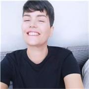 Ciao, sono Valentina, sono un'insegnante online di inglese cresciuta fra l'Italia e la Scozia. 