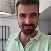 Profesor de cualquier asignatura de ciencias imparte clases