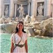 Graduada en Filóloga Inglesa.
Máster de Educación.