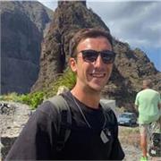 Hola, mi nombre es Ian, tengo 20 años y actualmente estoy cursando el grado universitario en Educación Primaria.