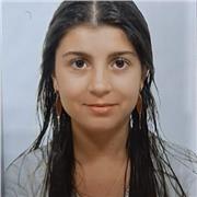 Profesora de inglés imparte clases para el First