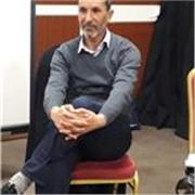English, Französisch und  ArabischLehrer. Ich arbeite lieber mit erwachsesenen/ Jugentlichen. 