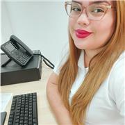 Enseñadora de primaria apta para dar y enseñar clase