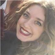 Laureata in Beni culturali insegna storia dell'arte