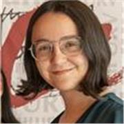 Soy graduada en Trabajo Social y estoy opositando. Me gustaría ayudar a niños y niñas de primaria