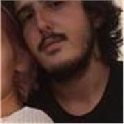 Diplomato in lingue impartisce lezioni a studenti di medie e liceo