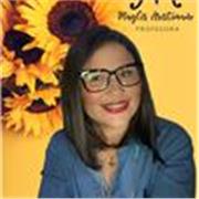 Me defino como una profesora de educación integral, especialista en planificación y evaluación educativa, y coach ontológico. 