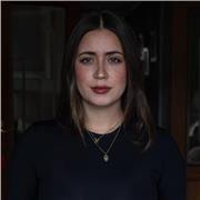 Soy profesora de Educación Primaria, con especialidad en Educación Especial.