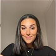 Profesora con grado profesional de piano clásico en conservatorio oficial de música.