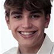 Profesor de Alemán imparte clases a niños de todas edades