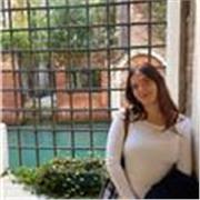 Soy profesora de dibujo con una trayectoria marcada por la pasión por el arte desde siempre.