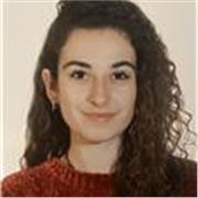 Graduada en Gestión y Administración Pública en la Universidad de Málaga.  
Máster de RRHH y profesorado en especialidad de FOL.