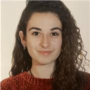 Profesora graduada en Gestión y Administración Pública en la Universidad de Málaga con un
Máster Universitario en Recursos Humanos y de Profesorado en Educación Secundaria y Formación Profesional