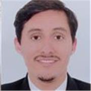 Trabajador Social que ofrece clases para comprender la sociedad y las bases teóricas atrás de la cuestión social