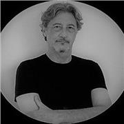 I give tailored lessons according to the student needs.