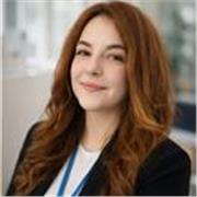 Psicoterapeuta in formazione, regolarmente iscritta all albo. Laureata in Psicologia clinica e della salute nel ciclo di vita