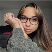 studentessa universitaria, diplomata al liceo economico sociale