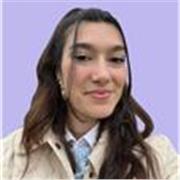 Professeure d’arts appliqués, spécialisée en couleurs et tendances