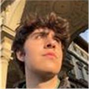 Estudiante de doble grado de derecho y estudios internacionales con vocación por la enseñanza y con experiencia con niños.