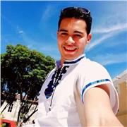 Licenciado en Zootecnia y próximamente máster en Biotecnología. Experto en nutrición animal. Enseño con empatía a estudiantes.