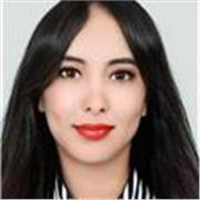 Étudiante diplômée en éducation en langue française, je vais présenter des cours en ligne 