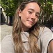 Profesora de apoyo escolar para niños y niñas de 6 a 12 años