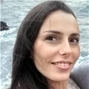 Maestra se ofrece para dar clases en todas las materias de educación primaria y especialista en inglés para infantil y primaria.
