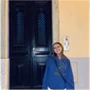 estudiante de universidad con título certificado B2 con conocimiento de diversas materias tanto de educación primaria y secundaria