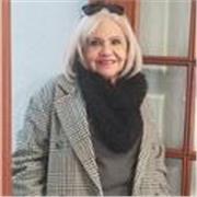 Docente de Educación Primaria, sobre todo en el área de matemáticas, también ayuda en el área de Castellano, Biología
