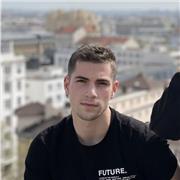 Expert en Informatique et Professeur d'Anglais Polyvalent pour Soutien Scolaire et Projets Technologiques