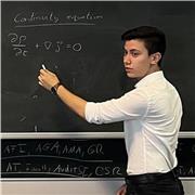 Graduado en Matemáticas y Física (UCM) con más de 5 años de experiencia da clases de Bachillerato en Móstoles y alrededores