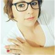 Profesora de estética, maquillaje y peluquería para adultos