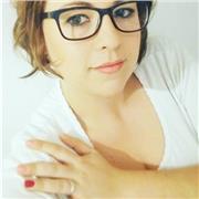 Profesora de estética, maquillaje y peluquería para adultos