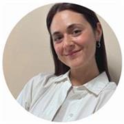 Doctora en Educación y profesora de ciencias sociales e investigación, con experiencia en universidad, innovación educativa