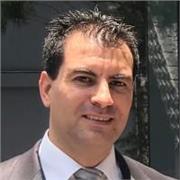 Me defino como un docente tecnológico enfocado en un aprendizaje práctico e innovador apoyado en inteligencia artificial.