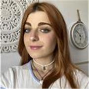 Estudiante de Psicología y Educación Primaria. Apasionada de la educación y el trato humano