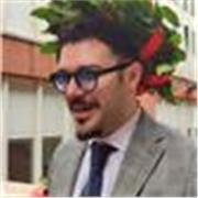 Insegnante di Inglese con Laurea triennale in lingue e culture moderne
