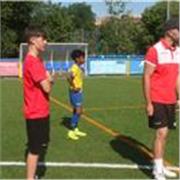 Entrenador de fútbol con más 1 año de experiencia