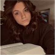 sono Cecilia ho 21 anni ho vivo in Spagna e sono diplomata in lingue straniere