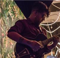 Licenciado en educación y pedagogía en música. formador musical y músico profesional