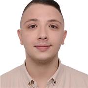 Profesor de psicología ayuda en el fortalecimiento de conceptos y teorías