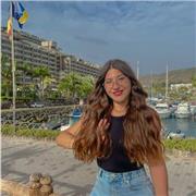 Doy clases de ayuda o repaso en cualquier materia de educación primaria.
También soy titulada en peluquería y estética.