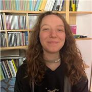 Ripetizioni di inglese per tutti i livelli (anche inglese scientifico); dotata di certificazione C2 presso Cambridge Assessment