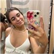 Professora de: piano, música, ingles, catalan, español i matemàticas!