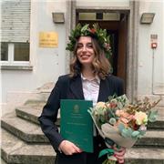 Laureata in Chimica impartisce lezioni di chimica a studenti del liceo/ università. Anche lezioni di fisica e matematica per studenti del liceo