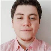 Profesor de historia ofrece clases para estudiantes de todas las edades