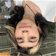 Profesora de inglés con experiencia enseñando a adultos y niños de manera virtual